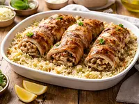 Arroz blanco con lomo relleno de champiñones