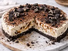 Pay helado de Oreo con cajeta y toque de café