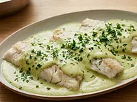 Pescado en salsa cremosa de aguacate